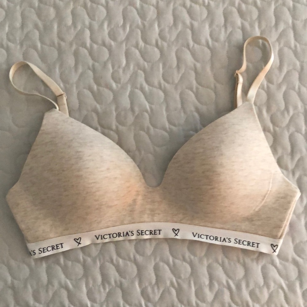 32C Like New Victoria's Secret Bra